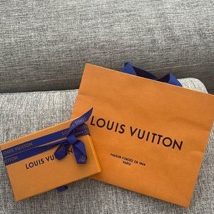 LOUIS VUITTON Shopoing bag and small box